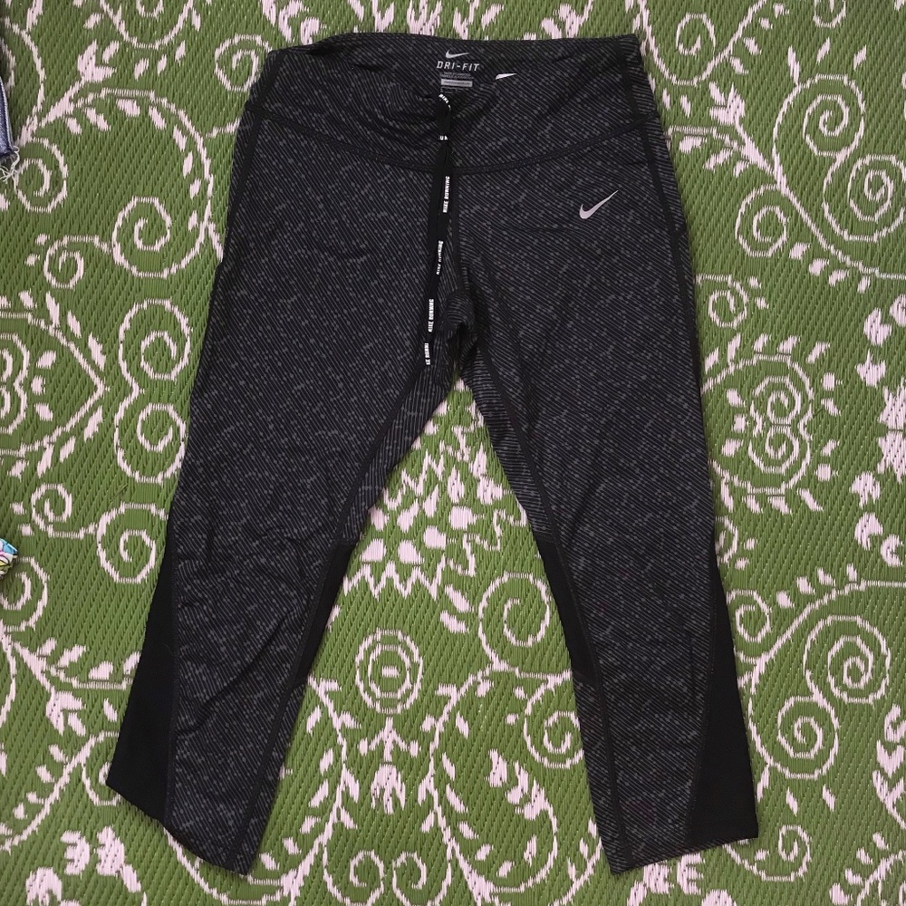 Nike Cropped Leggings